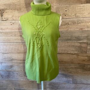 🛍️3/$30 RQT  women's green embellished sleeveless sweater in size‎ medium
